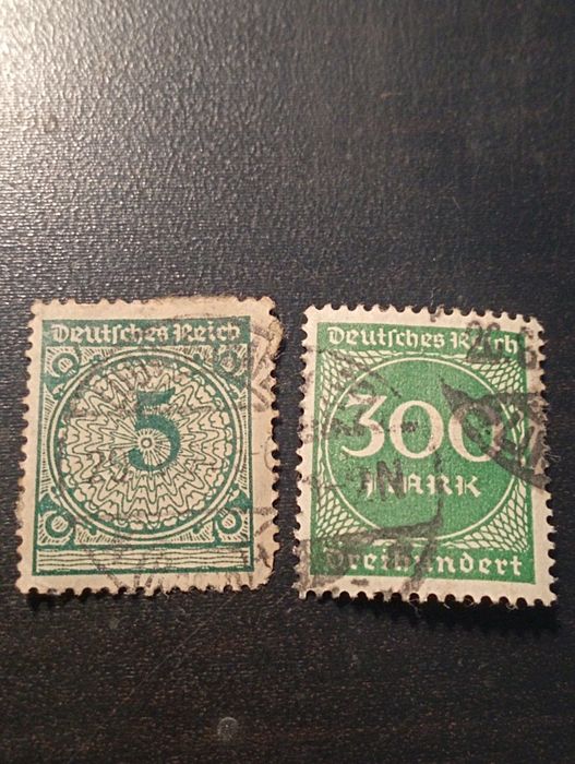 3 selos inflação 1923  - hiperinflação Alemanha 5 pfennig e 300 Mark