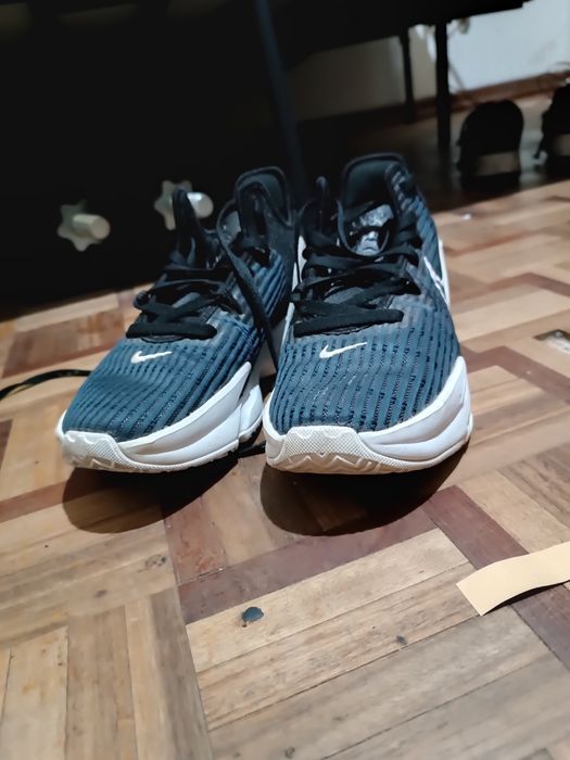 Nike LeBron Witness 6