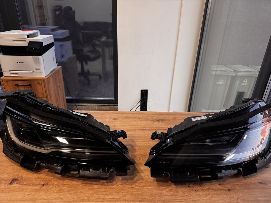 Фари на Tesla Model 3 HIGHLAND ЄВРОПА. Оригінал.