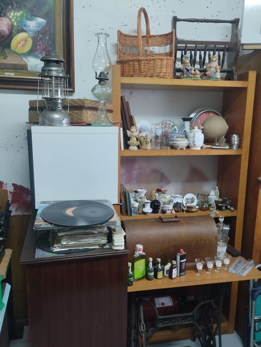Various Decorative Items469005775741931520