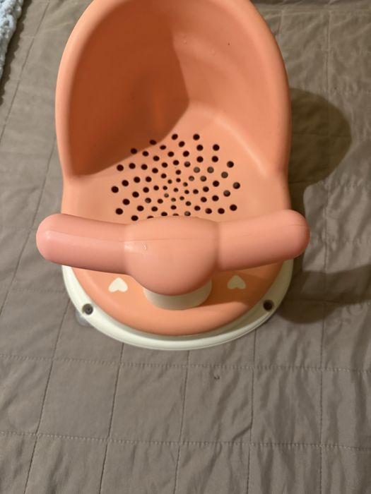 Дитяче крісло для купання на присосках