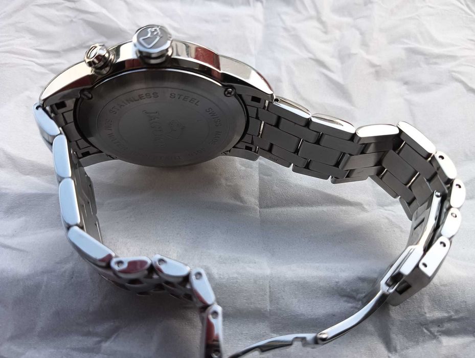 Relógio Suíço JAGUAR, que conjuga requinte, elegância e bom gosto.