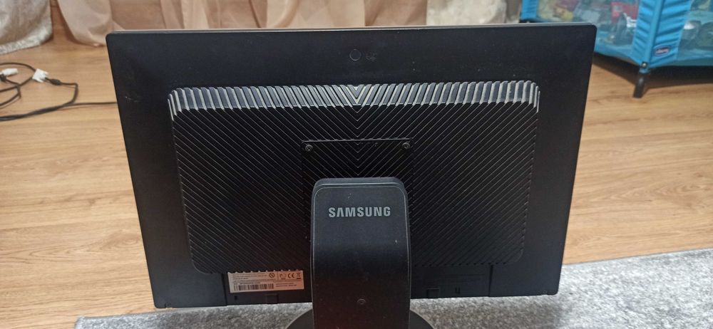 Продам монитор SAMSUNG 225BW