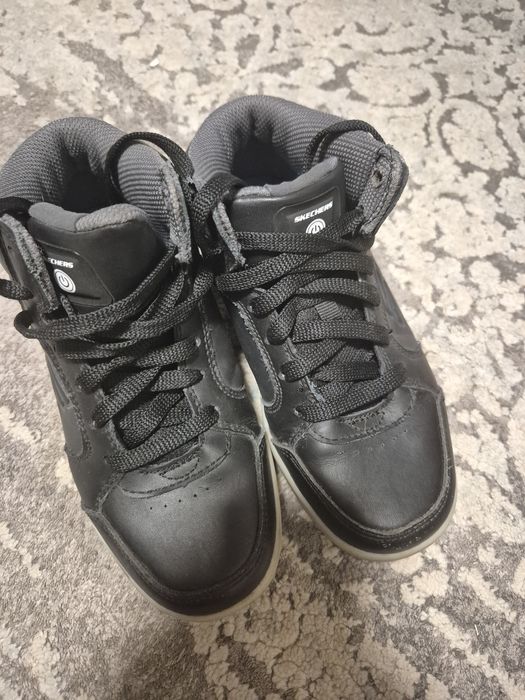 Ботинки детские кожаные со светящийся подошвой