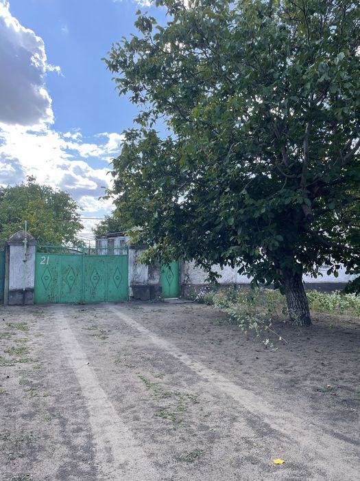 Продам будинок не далеко від центру