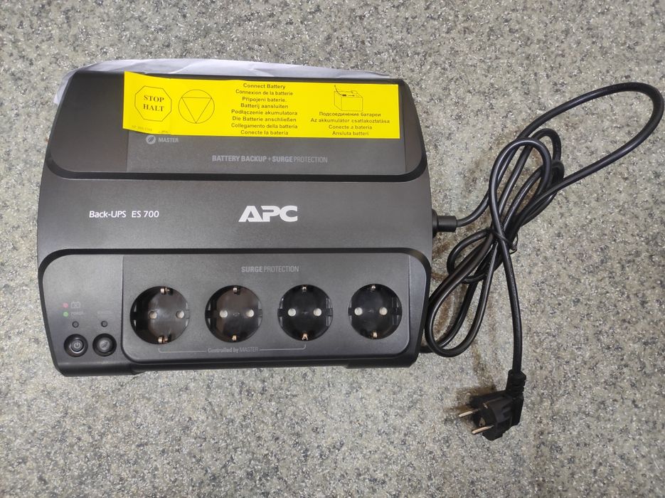 Новый Источник бесперебойного питания APC BackUPS ES 700VA (BE700G-RS)