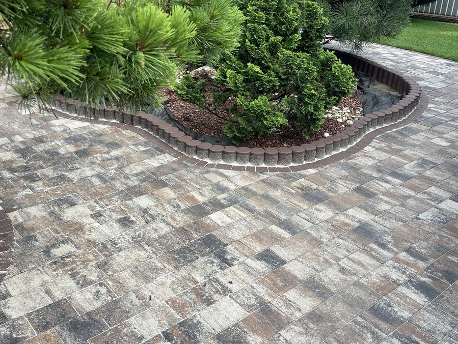 Професійне викладання бруківки в місті Ужгород