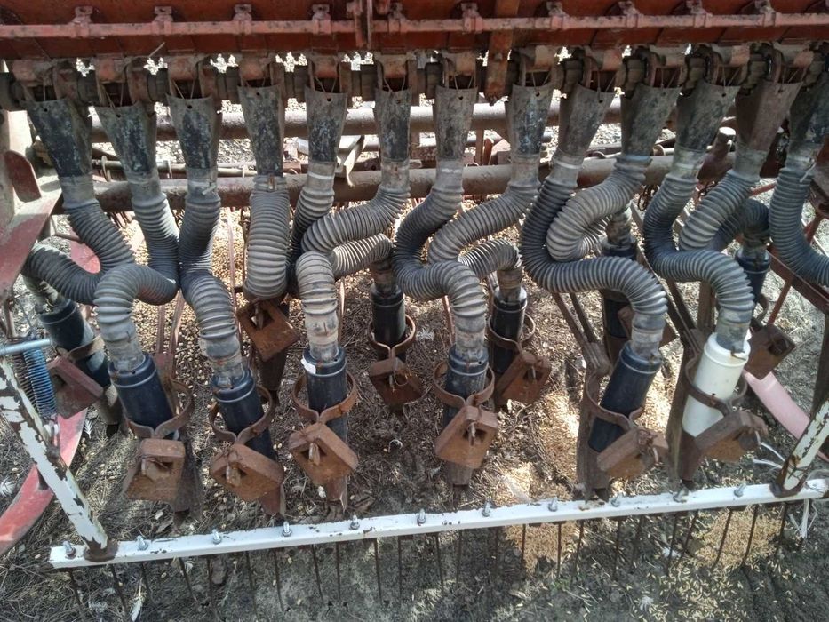 продам сівалку на 13 лійок