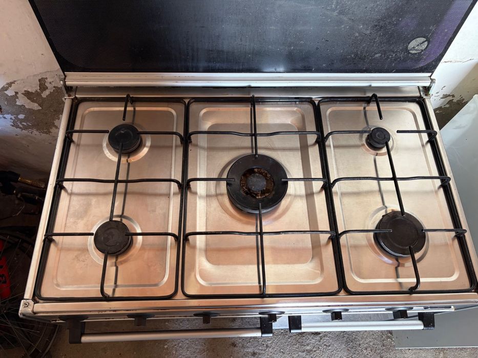 Fogão de 5 bicos com forno