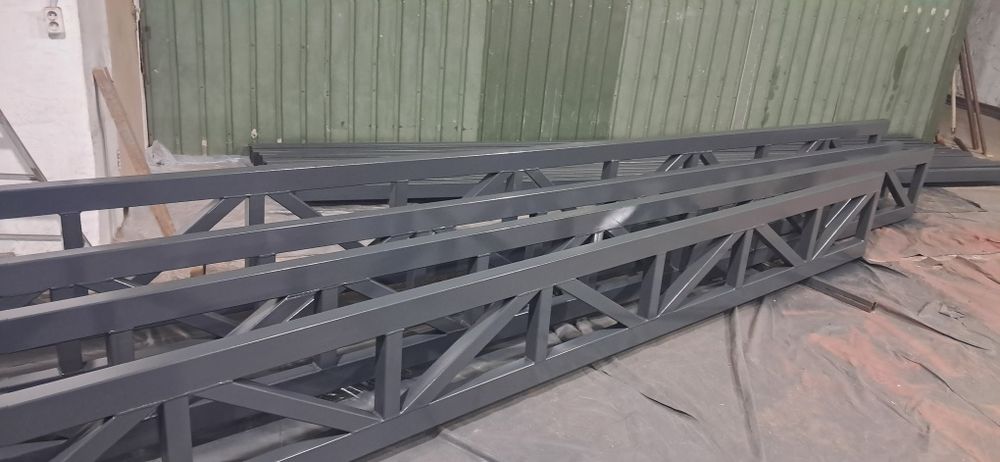 Виробництво та монтаж; Перил, Сходів