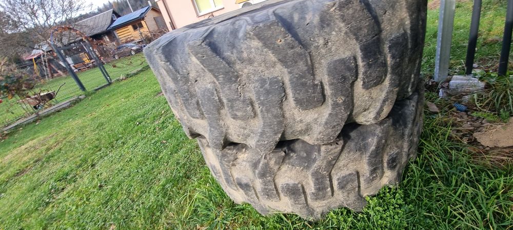 Opony przemysłowe koparko ładowarka case 2 szt  16.5/85-28