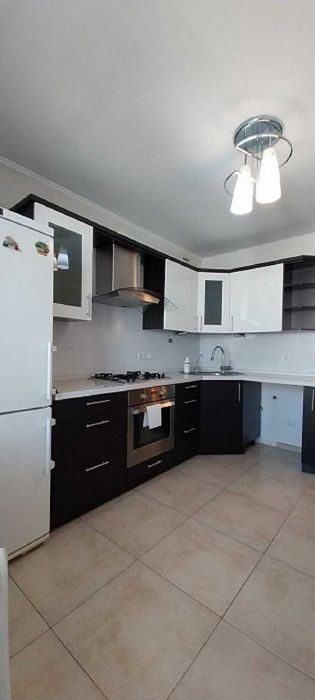 Продам квартиру на ул. Высоцкого — с ремонтом, мебелью и техникой.