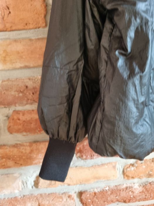 Czarna kurtka Unisono