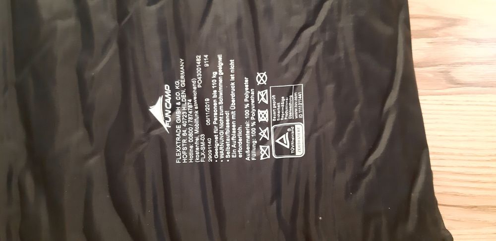 Materac kęmpingowy samopompujncy.