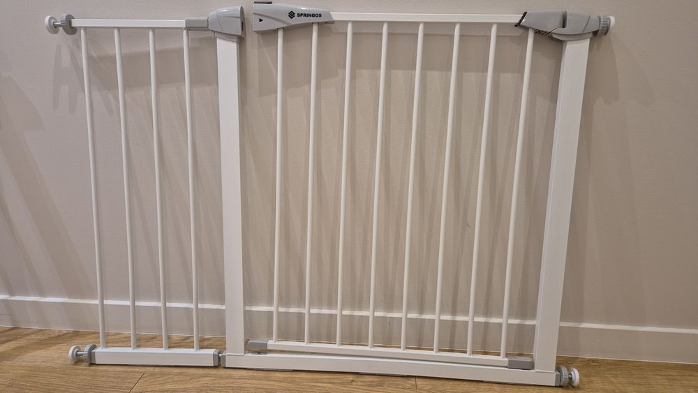 Bramka zabezpieczająca rozporowa 76–113 cm biała (z rozszerzeniem)