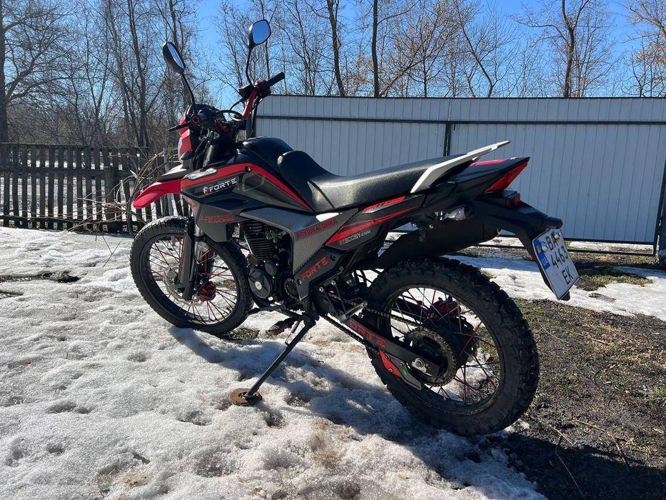 Продам  мотоцикл Forte Cross 300
