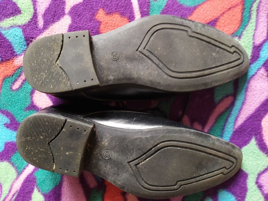 Buty wizytowe do garnituru ładne rozm. 39