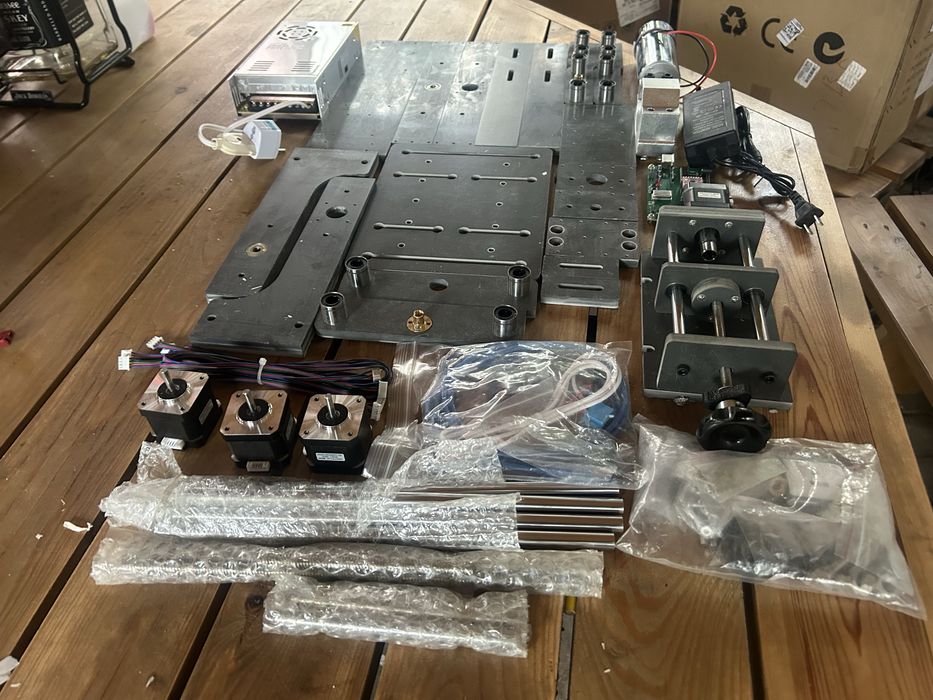 Frezarka grawerka cnc 4 osiowa