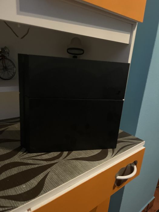 Ps4 , 1tb com varios jogos incluidos