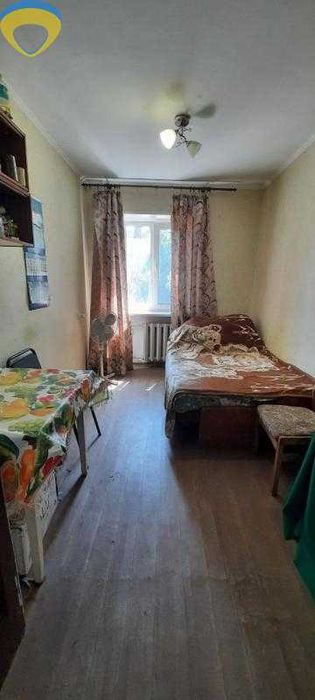 Продам кімнату біля Червоного скверу!