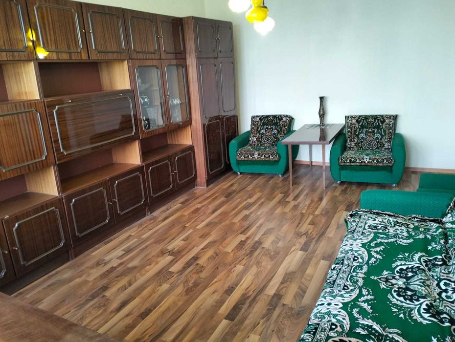 Оренда 2х кімнатна квартира вул Двірцева