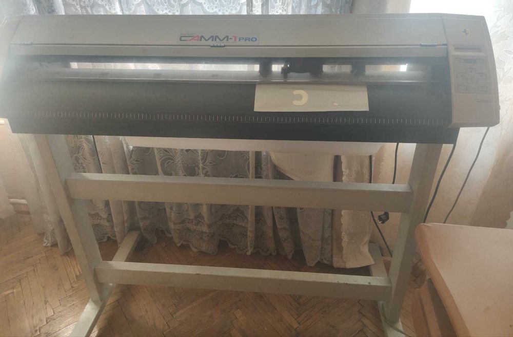 Продам режущий плоттер Roland CAMM-1 PRO б/у