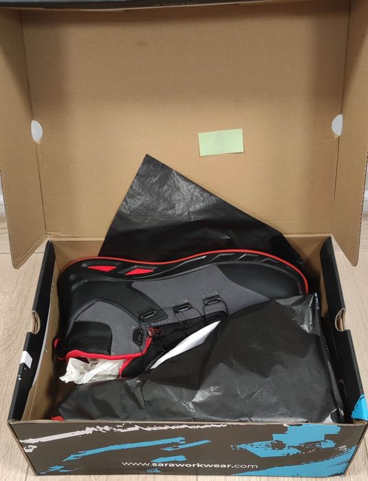 Nowe buty robocze SARA roz.43