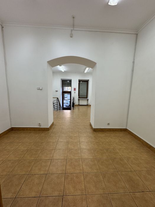 Оренда магазин салон офіс центр вул.І.Франка приміщення