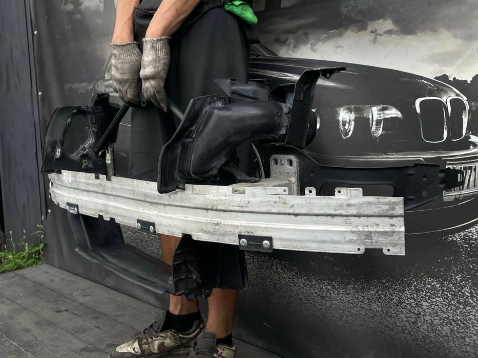 Підсилювач Бамперу BMW  E60 E61 В зборі Рест/Дорест Усилитель Бампера В зборе