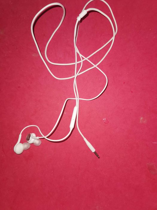 Auricular original AKG