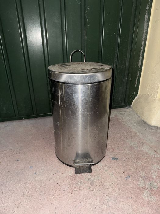 Caixote do Lixo em Inox com Pedal (Capacidade Média)