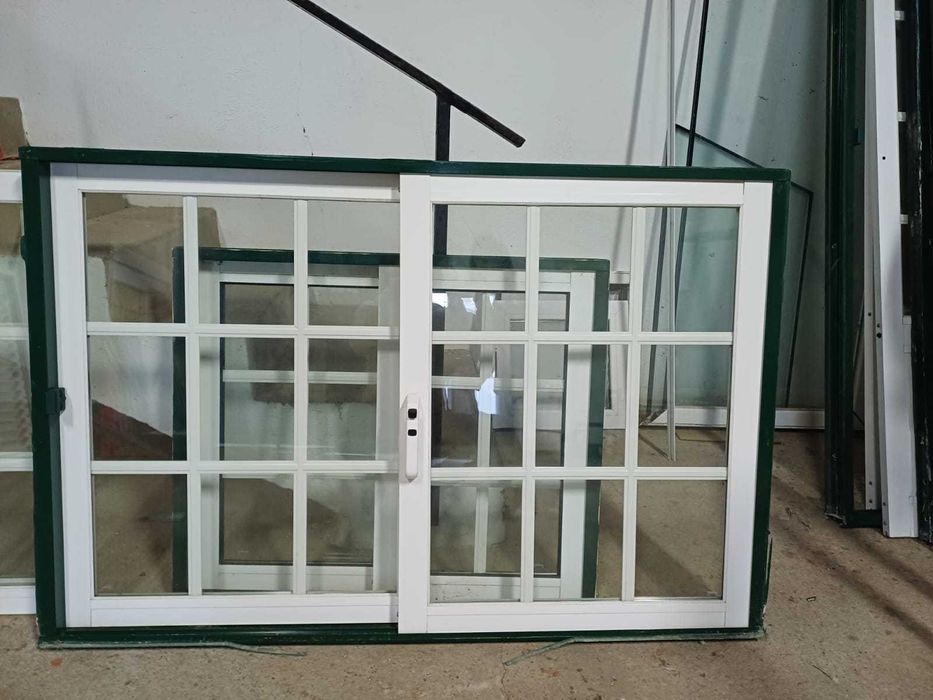 Janela de 2 folhas de correr com vidro duplo