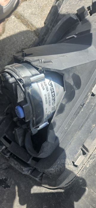 narożnik zderzaka prawa strona  volvo xc70 2014