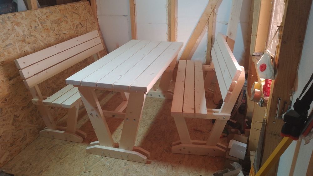 Садові меблі з цільного дерева