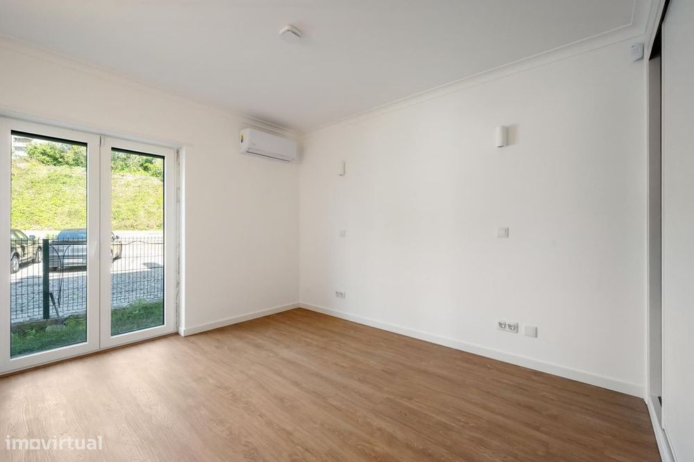Apartamento T3 com jardim, Paço de Arcos, Oeiras