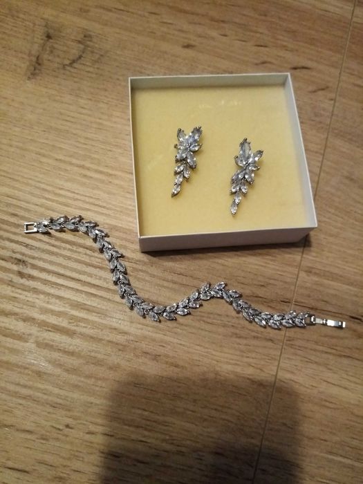 Zestaw ślubnej biżuterii