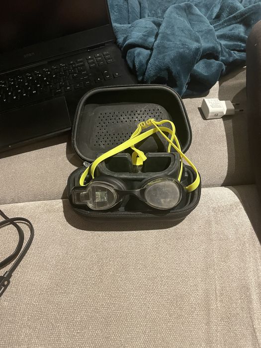 FORM Smart Swim 2 Inteligentne okularki pływackie z wyświetlaczem