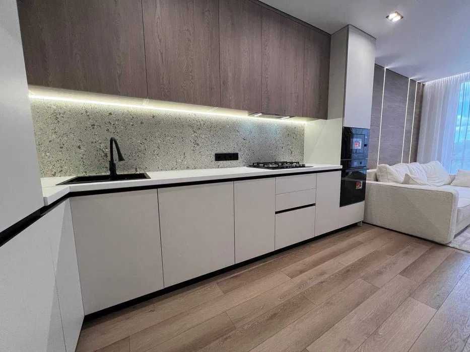 Продаж 3-кім з ремонтом в центрі міста, газове опалення, без комісії