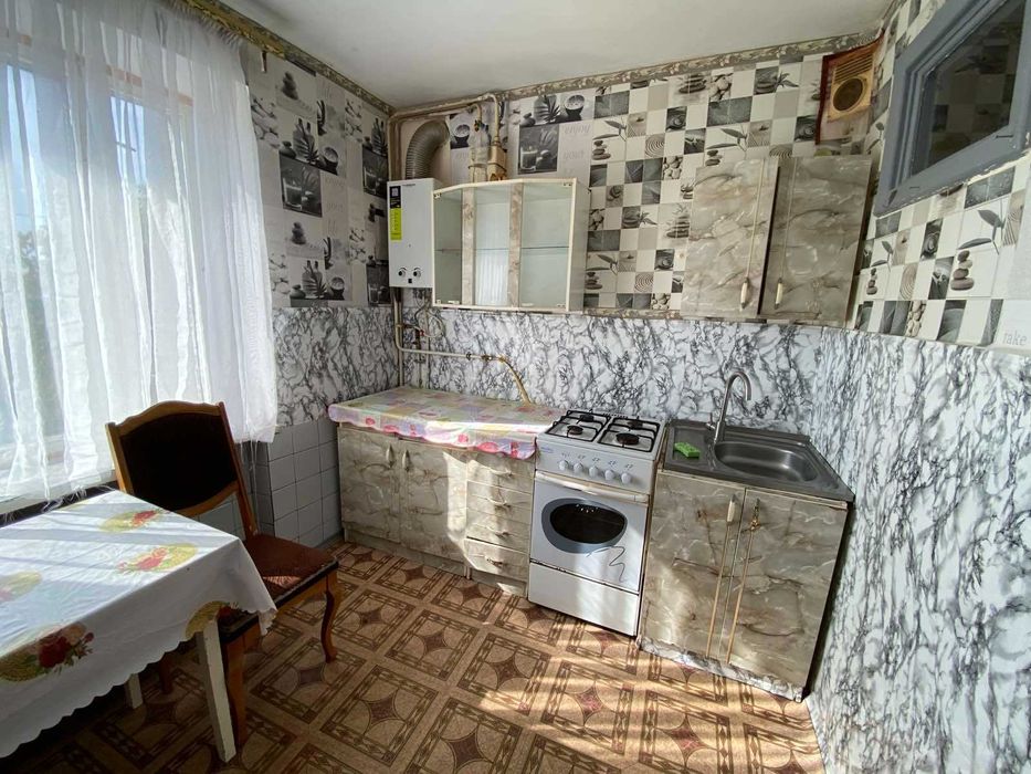 Продам 2-ка на Довженка