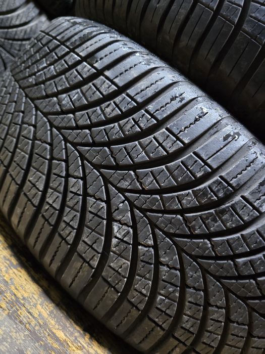 225/55R17 Goodyear Vector4season Gen-3 24р