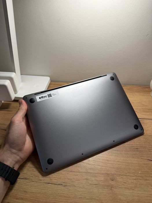 MacBook Pro 13 2020 M1 16Gb 256Gb SSD 85%
