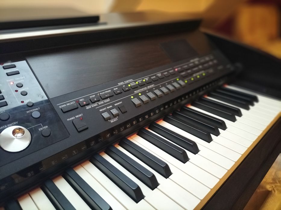 Pianino elektroniczne Yamaha Clavinova cvp503