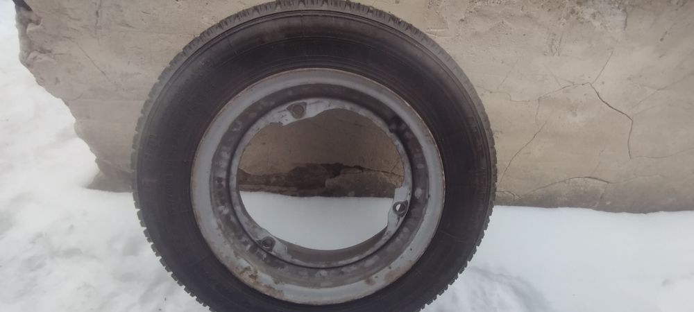 Продам резина б.у Таврія