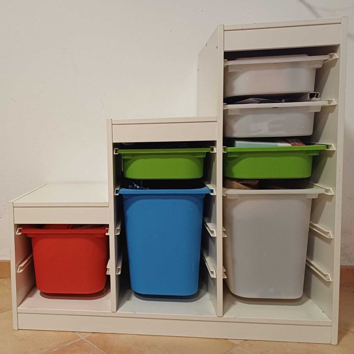 Móvel em escada IKEA (TROFAST)