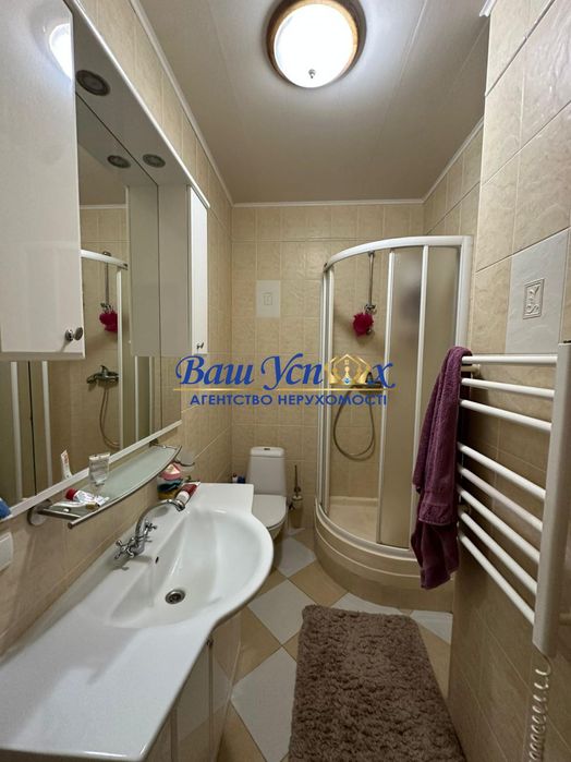 Продаж дома с выходом на реку Конча-Заспа ,дамба . село Козин