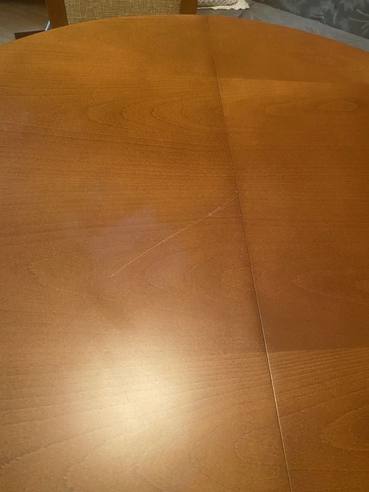 Stół jadalniany z krzesłami