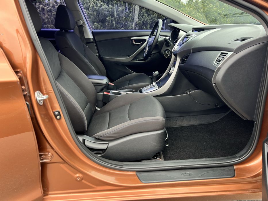 Hyundai Elantra 2012 рік 1.8 бенз/газ