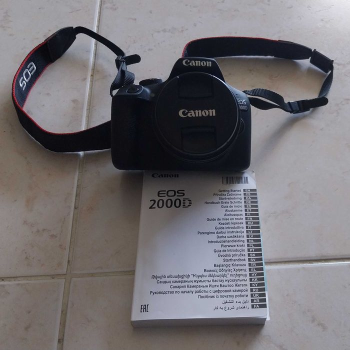 Canon EOS 2000D + Objetiva 18-55mm + kit de Limpeza + Bolsa