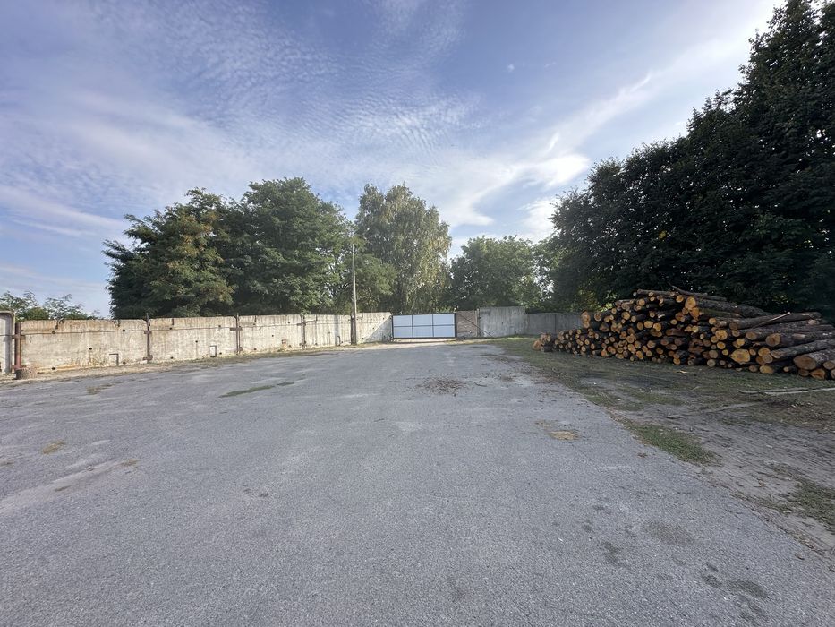 Продам приміщення 1500 + кв.м. Торг