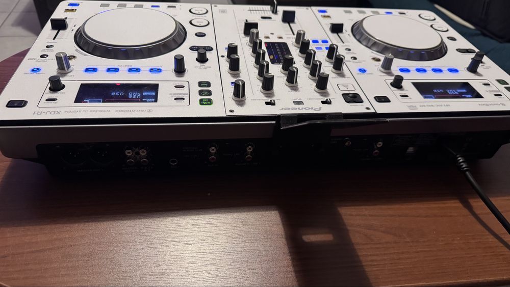 Pioneer XDJ-R1 (All-in-One)